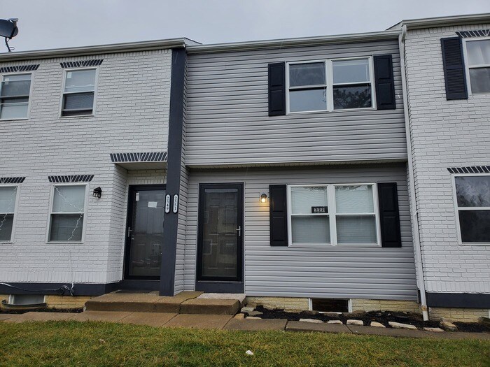 Foto del edificio - Renovated Townhome Near Sawmill