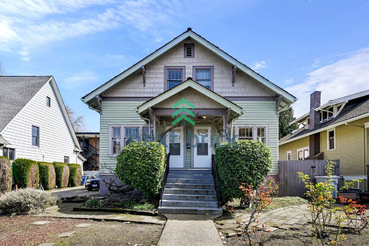 Charming 3-Bed Duplex in Renton - Spacious 1280 Sq Ft Haven! - Charming 3-Bed Duplex in Renton - Spacious 1280 Sq Ft Haven!