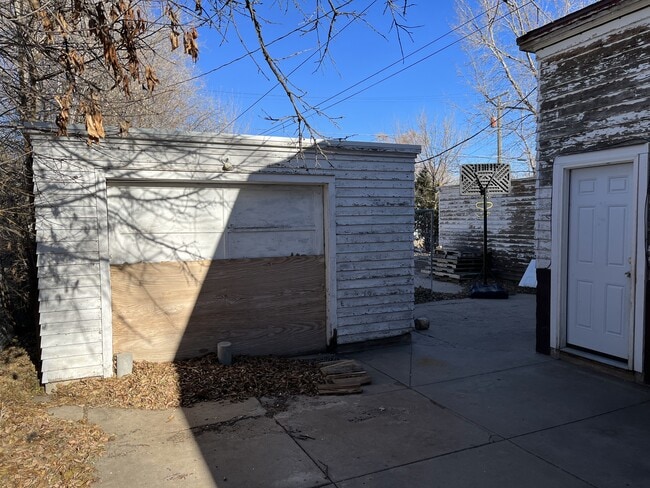 Building Photo - 516 Denver St
