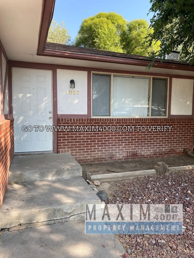 Foto principal - 1035-1037 CEDAR WAY