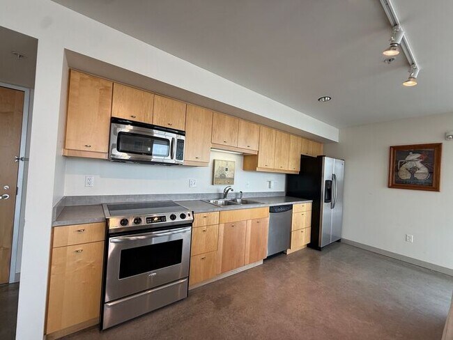 Building Photo - $3,000 | 1 Bedroom, 2 Bathroom Luxury Cond...