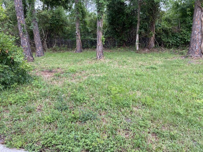 Foto del edificio - 4177 Timberlake Dr