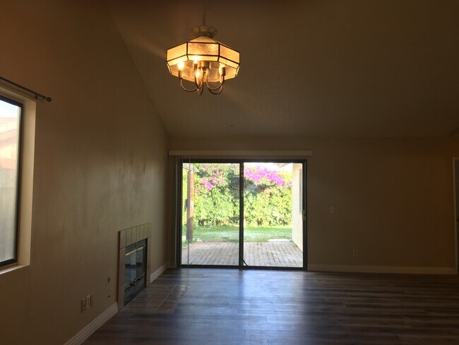 Foto del edificio - 126 Oakdale Ln