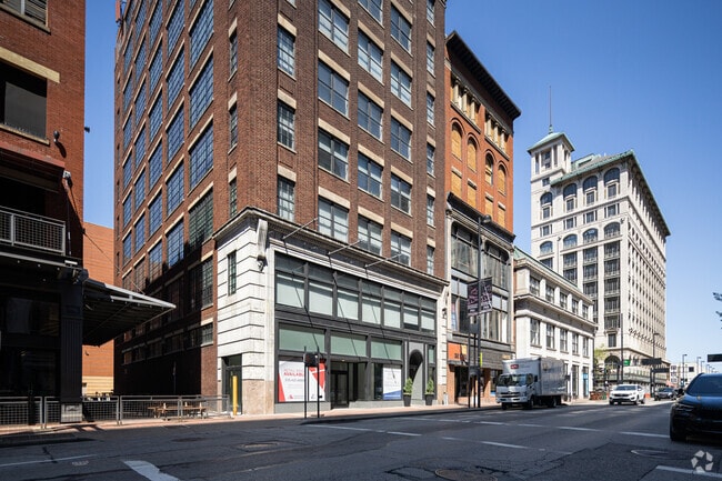 Building Photo - Sixth Street Exchange