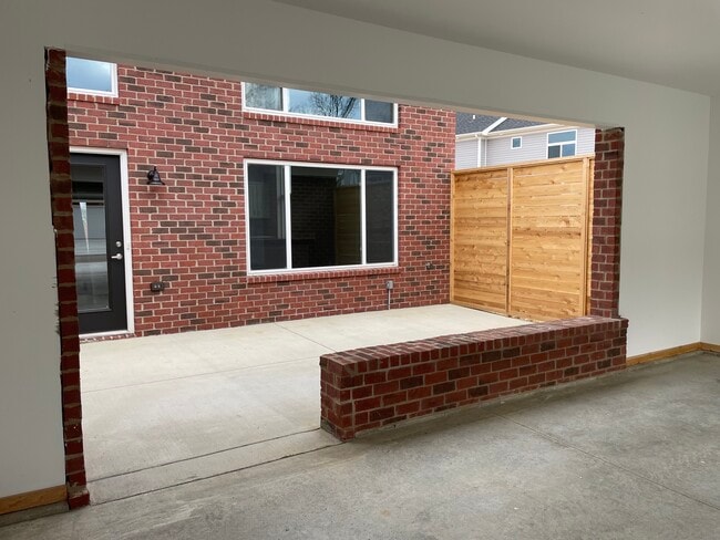 Building Photo - 10913 Cole Thompson Ln