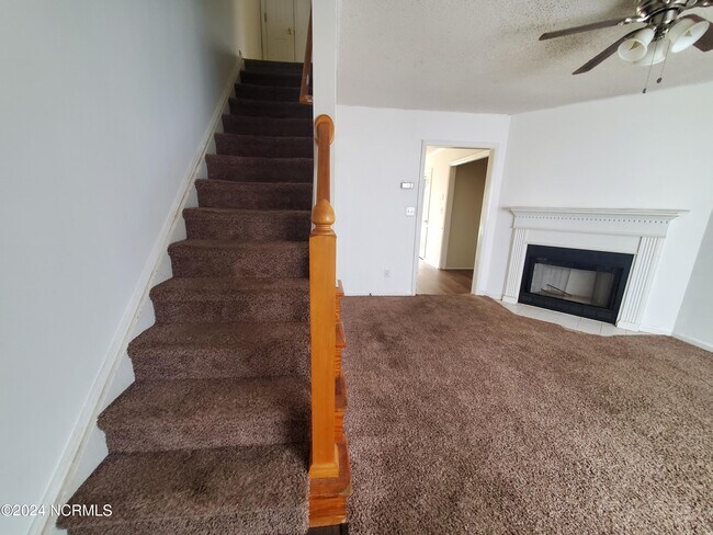 Foto del edificio - 3805 Sterling Pointe Dr