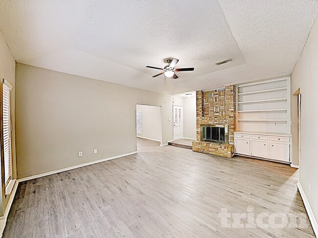 Building Photo - 535 Shady Brook Dr