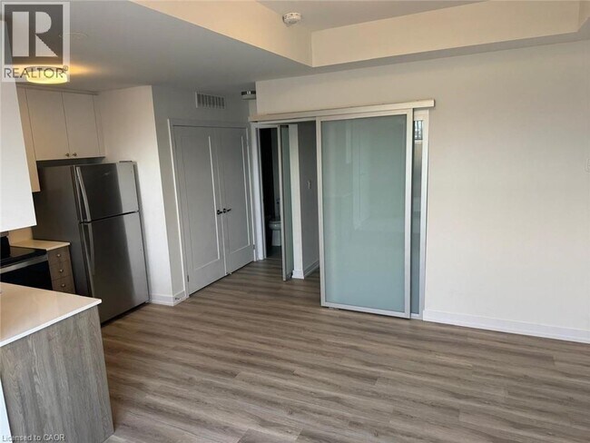 Building Photo - 25 Palace St