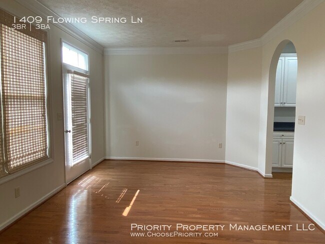 Foto del edificio - 1409 Flowing Spring Ln