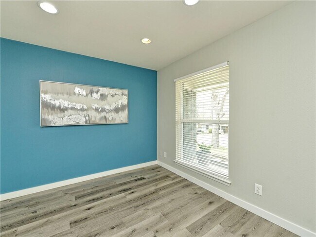 Building Photo - 1601 Elmira Rd