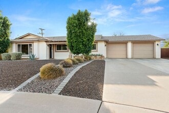 Building Photo - 8655 E Monte Vista Rd