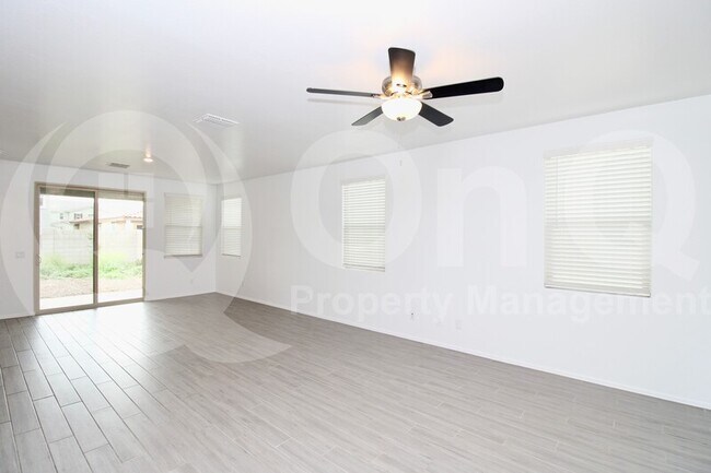 Foto del edificio - 36604 W San Sisto Ave