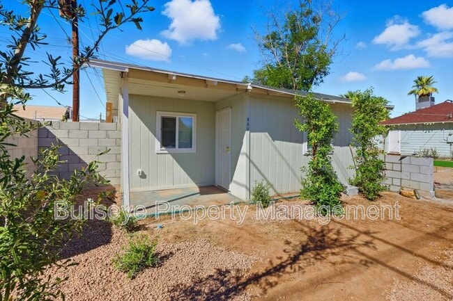 Photo - 830 N 10th St House