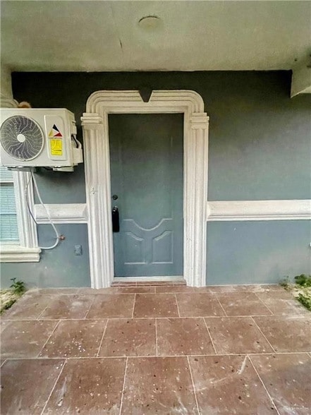 Foto del edificio - 144 Redwood Rd