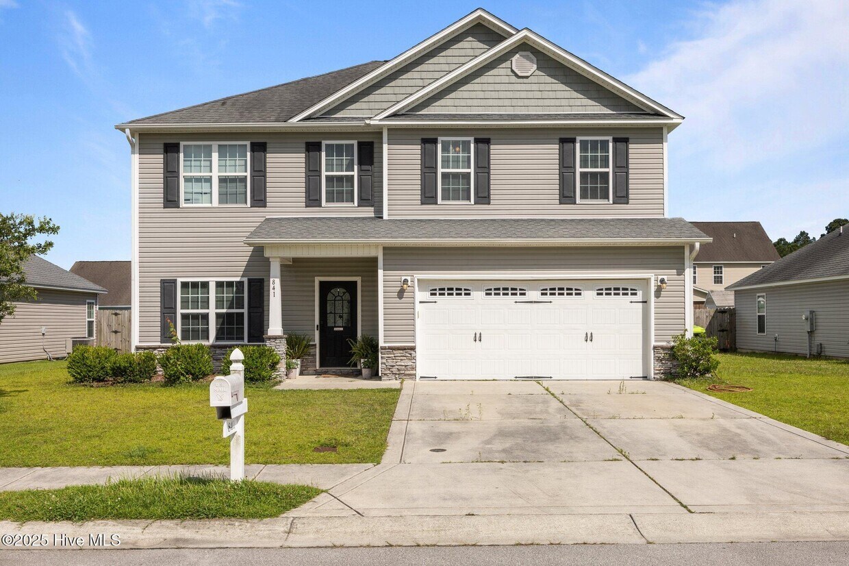 Foto principal - 841 Dynasty Dr