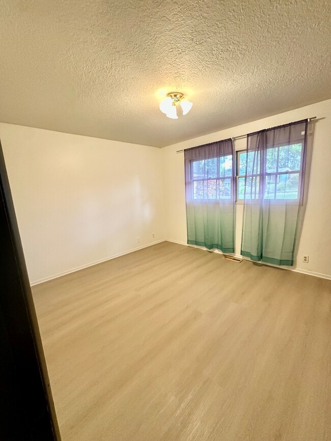Foto del edificio - 13825 NE Knott St