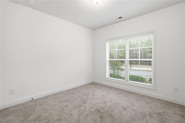 Foto del edificio - 1450 Baygreen Rd