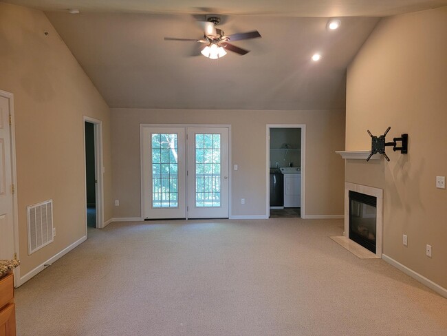 Building Photo - 67 Midway Farms Ln