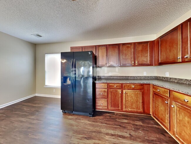 Building Photo - 2031 Clipstone Dr