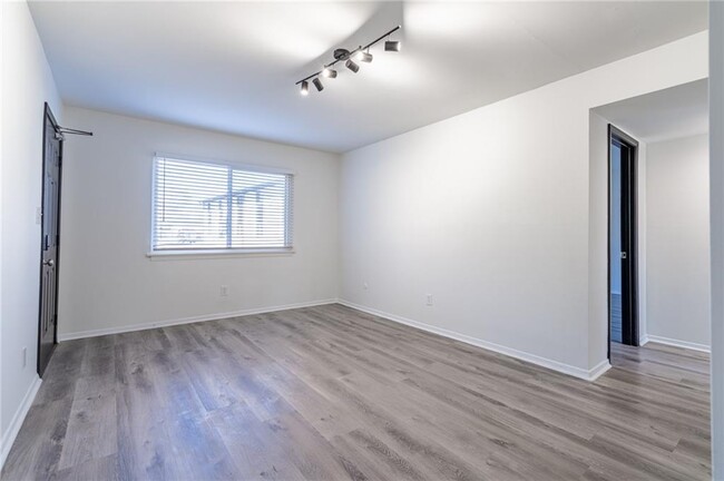Building Photo - 740 Mozley Dr SE