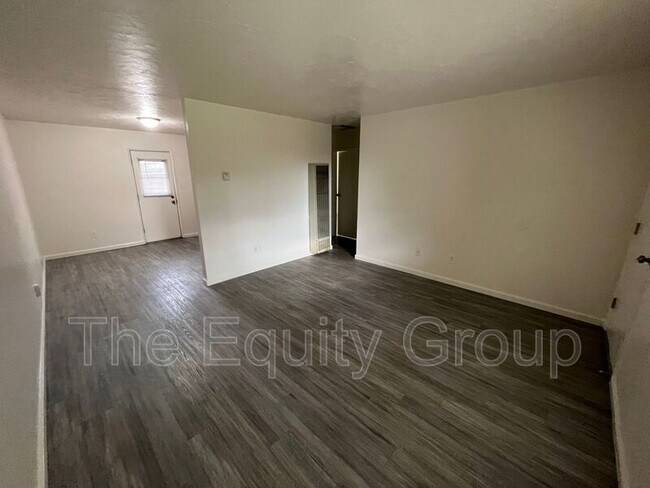 Building Photo - 149 N Castle Rock St