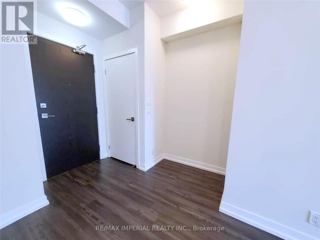 Building Photo - 28-228 Avondale Ave