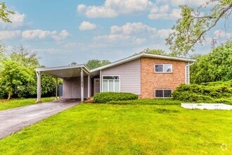Building Photo - 826 Midway Rd