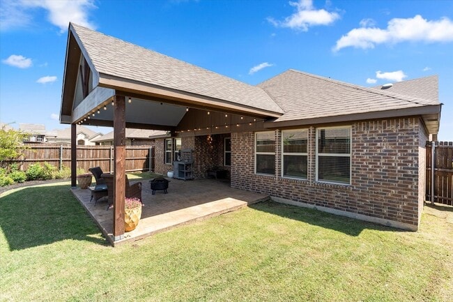 Building Photo - 137 Red Hickory Dr