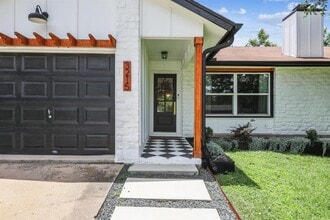 Building Photo - 3215 Plantation Rd