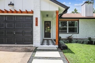 Building Photo - 3215 Plantation Rd