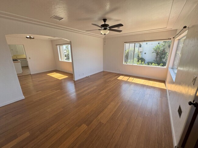 Foto del edificio - POINT LOMA HOME 4br-2.0 baths located on l...