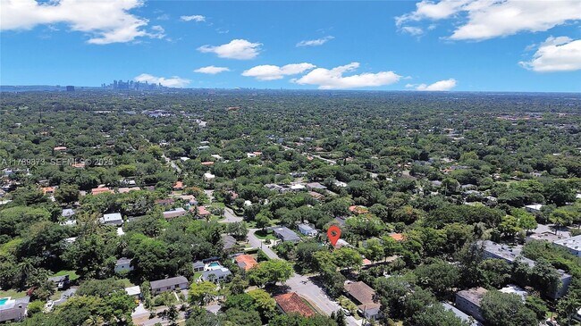 Foto del edificio - 660 NE 121st St