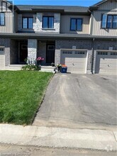 Building Photo - 135 Hardcastle Dr