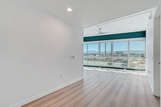 Building Photo - Panorama Towers Unit 602