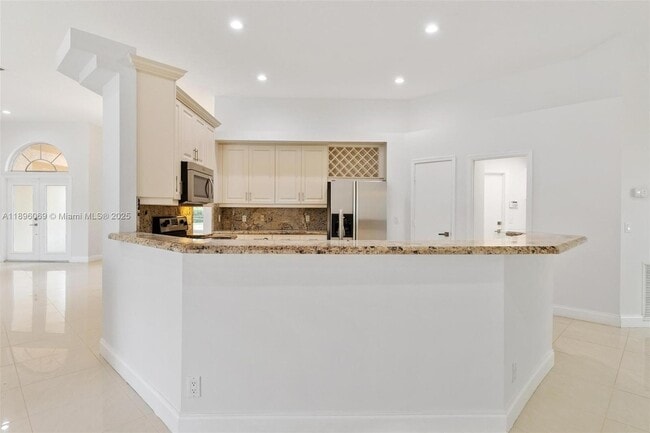 Building Photo - 6543 NW 72nd Pl