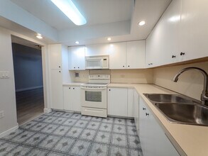 Building Photo - 2800 N 46th Ave