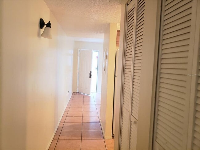 Foto del edificio - 7100 Waterside Dr