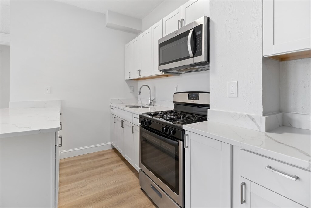 Foto principal - 8 Kenwood St