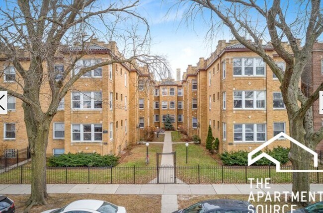 Foto del edificio - 5051 N Damen Ave