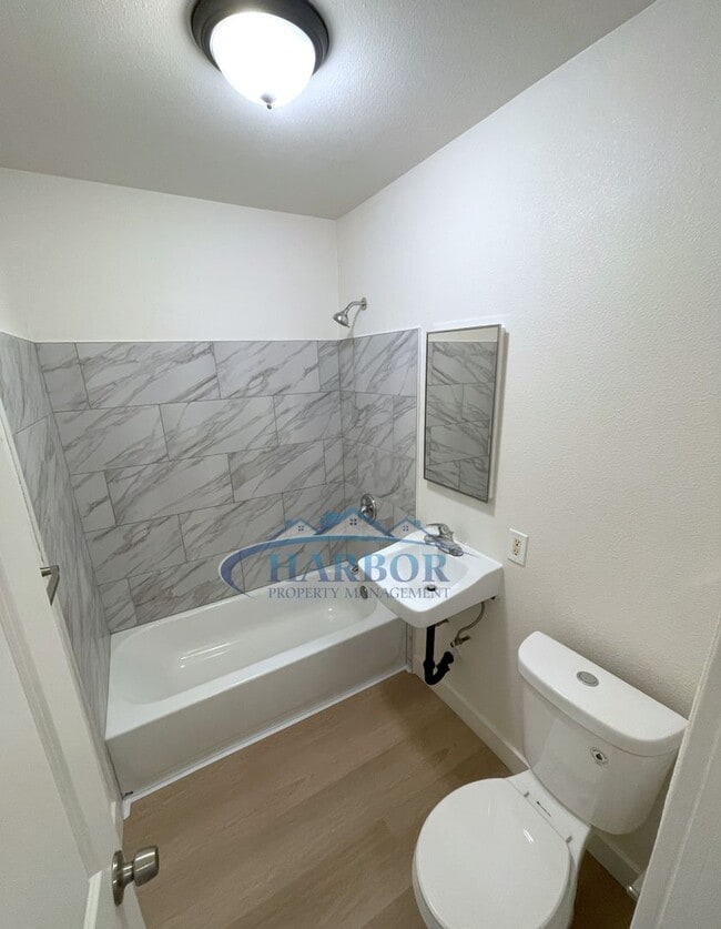 Foto del edificio - 840-842 1/2 W. Sepulveda Street