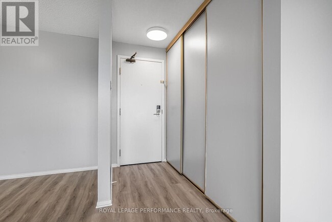 Building Photo - 6470 Bilberry Dr