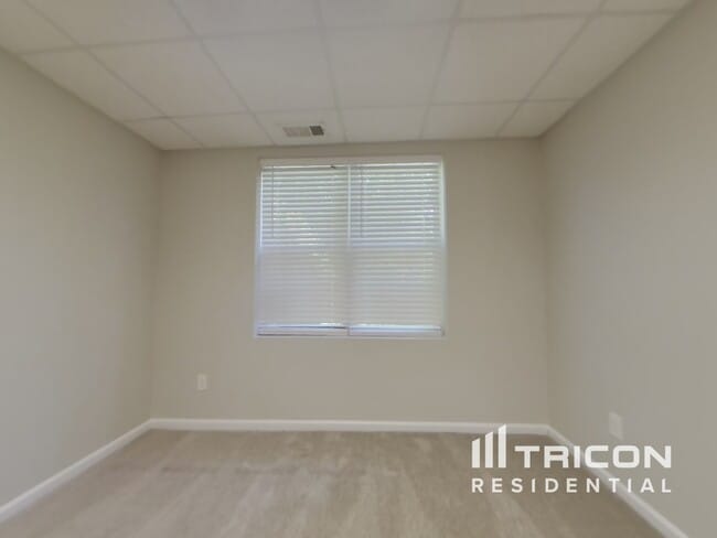 Building Photo - 3015 Brass Dr