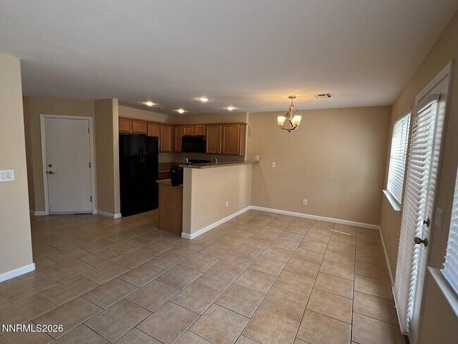Building Photo - 5765 Vista Serena Way