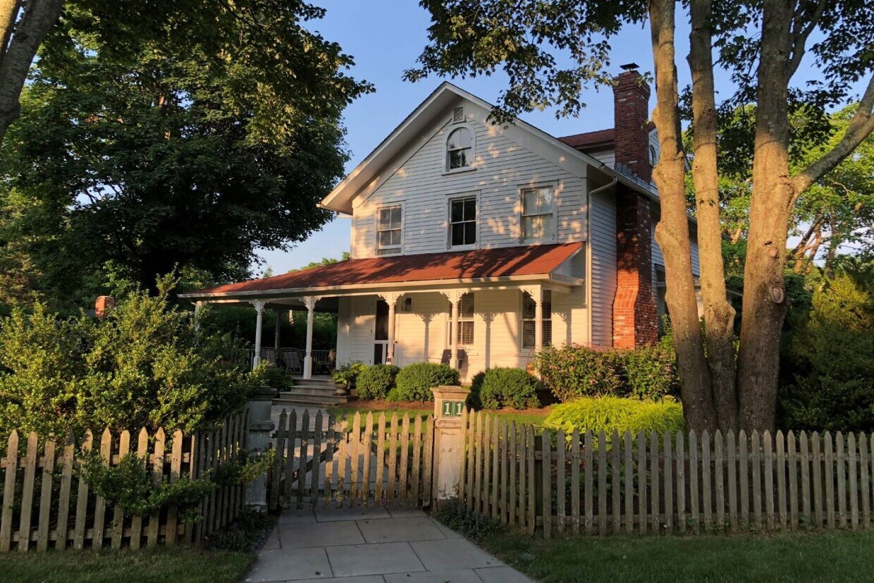 11 Montauk Ave, Sag Harbor, NY 11963 House Rental in Sag Harbor, NY