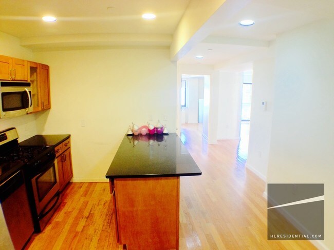 Foto del edificio - 3110 23rd St