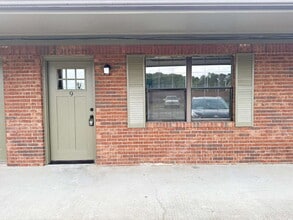 Building Photo - 157 Panda Dr