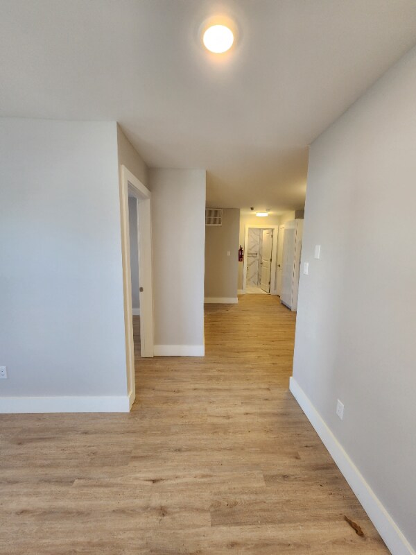 Building Photo - 19 N American Dr