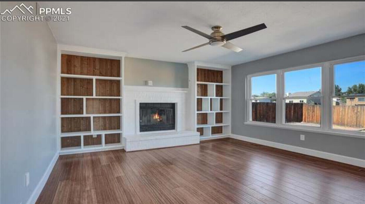 Primary Photo - 1276 Canoe Creek Dr N