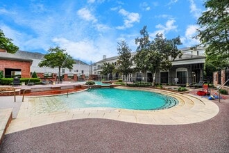 Building Photo - 3003 Memorial Ct