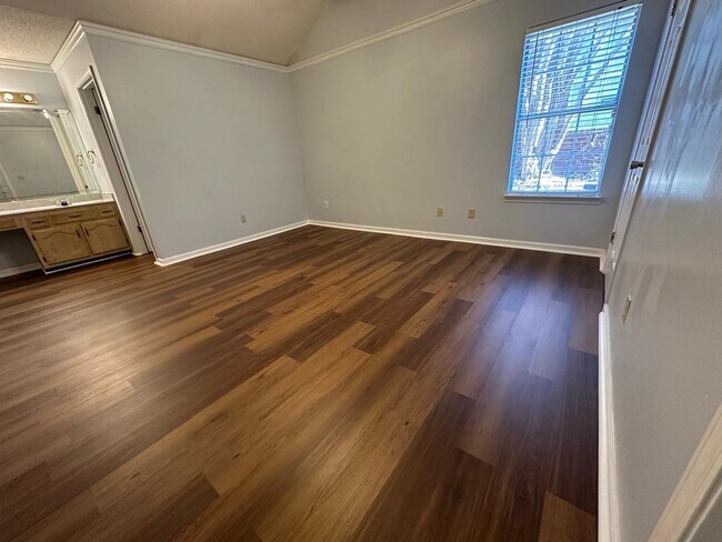 Building Photo - 8922 Fulton Cove